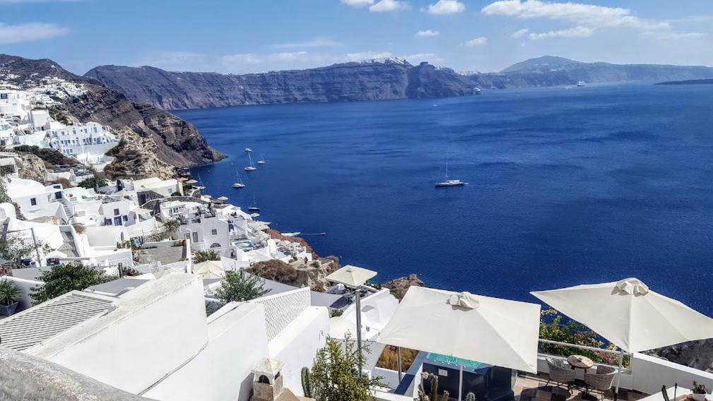 Santorini Pleasure Studios Fira (Santorini) Exterior photo